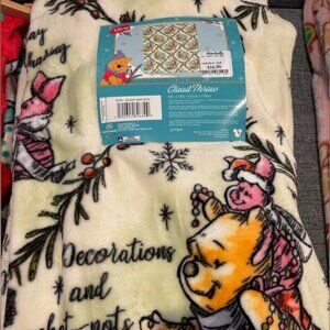 Winnie the pooh Christmas blanket